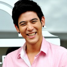 พอร์ช ชอล ไปร้องเพลงที่ประเทศลาวในห้างเปีดใหม่