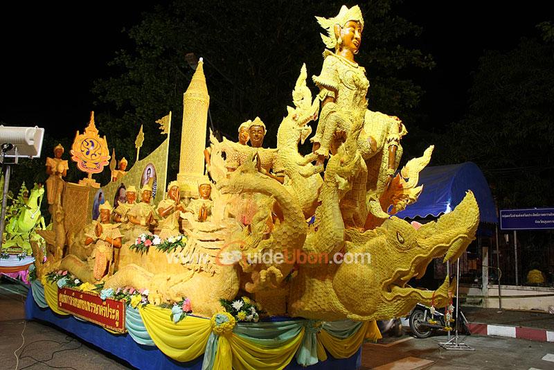 สาวงมาแห่เทียนพรรษาที่อุบลราชธานี2554