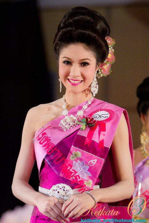 ฮุ่งเฮืองเมืองธรรม งามลำเทียนพรรษา ภูมิปัญญาชาวอุบล