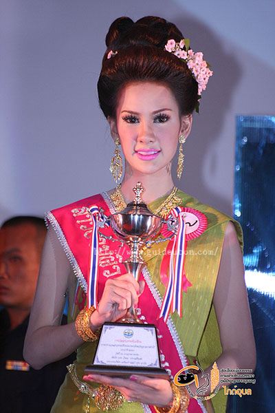 ฮุ่งเฮืองเมืองธรรม งามลำเทียนพรรษา ภูมิปัญญาชาวอุบล