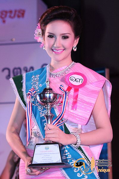 ฮุ่งเฮืองเมืองธรรม งามลำเทียนพรรษา ภูมิปัญญาชาวอุบล