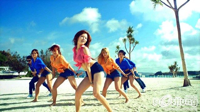 ภาพผลงานใหม่เพลงBubble Pop! HYUNA