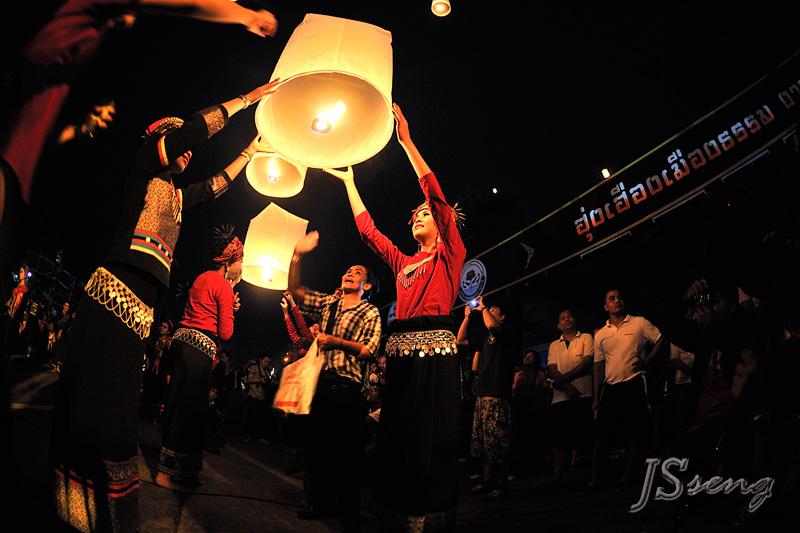 "ฮุ่งเฮืองเมืองธรรม งามล้ำเทียนพรรษา ภูมิปัญญาชาวอุบล" Ubon Ratchathani Candle Festival