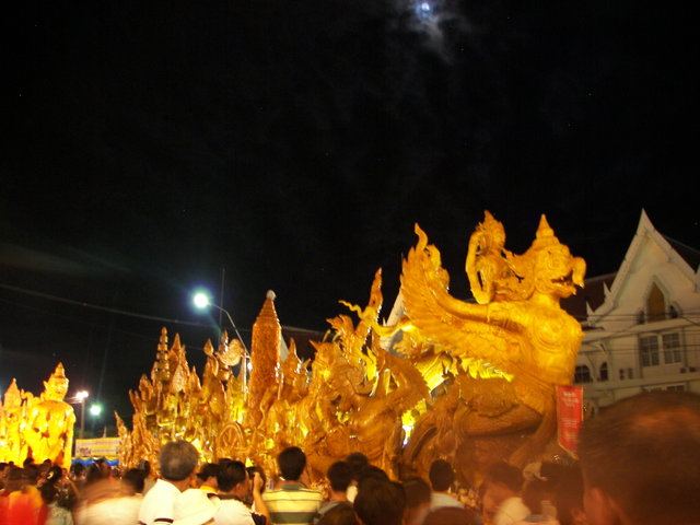 "ฮุ่งเฮืองเมืองธรรม งามล้ำเทียนพรรษา ภูมิปัญญาชาวอุบล" Ubon Ratchathani Candle Festival