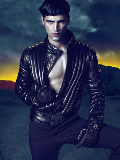 Sean O&rsquo;Pry for Versace Fall Winter 2011.12
