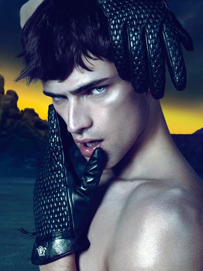 Sean O&rsquo;Pry for Versace Fall Winter 2011.12