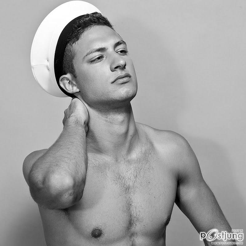 Lukas Bossert สุดเซ็กซี่