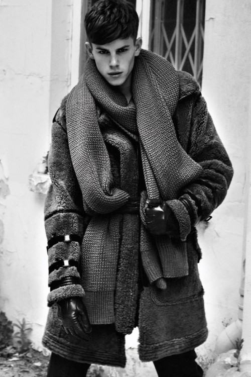 หนุ่มน้อย Jeremy Young