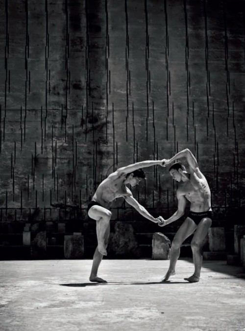 นายแบบเซ็กซี่เป็นคู่