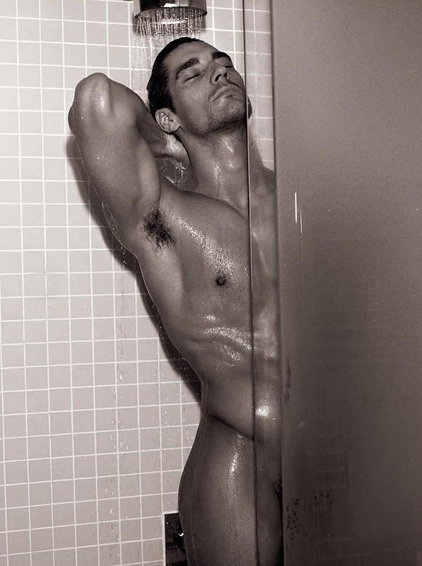 the Dolce&Gabbana 2008 calendar featuring David Gandy by Mariano Vivanco