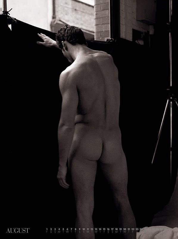 the Dolce&Gabbana 2008 calendar featuring David Gandy by Mariano Vivanco