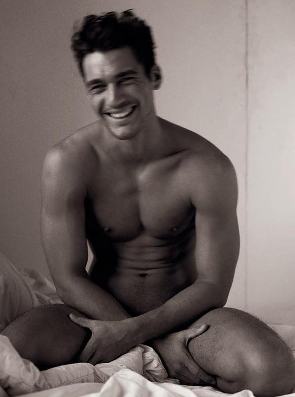 the Dolce&Gabbana 2008 calendar featuring David Gandy by Mariano Vivanco