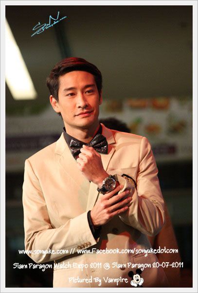 สน ยุกต์ งานSiam Paragon Watch Expo 2011
