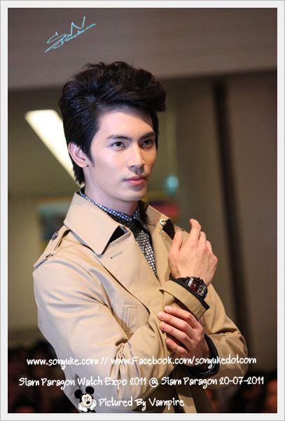 สน ยุกต์ งานSiam Paragon Watch Expo 2011