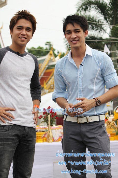 หมอก้อง-สรวิชญ์ & อเล็กซ์ งานค่ายอาสาพัฒนาคุณธรรม ณ.วัดพระศรีมหาธาตุวรวิหาร