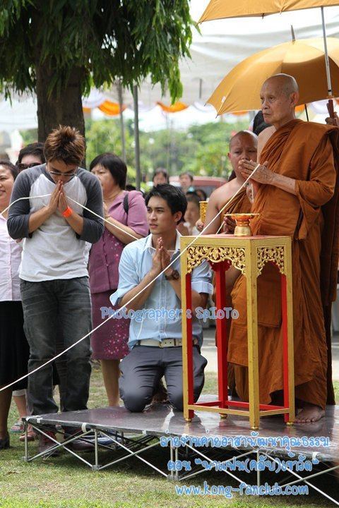 หมอก้อง-สรวิชญ์ & อเล็กซ์ งานค่ายอาสาพัฒนาคุณธรรม ณ.วัดพระศรีมหาธาตุวรวิหาร