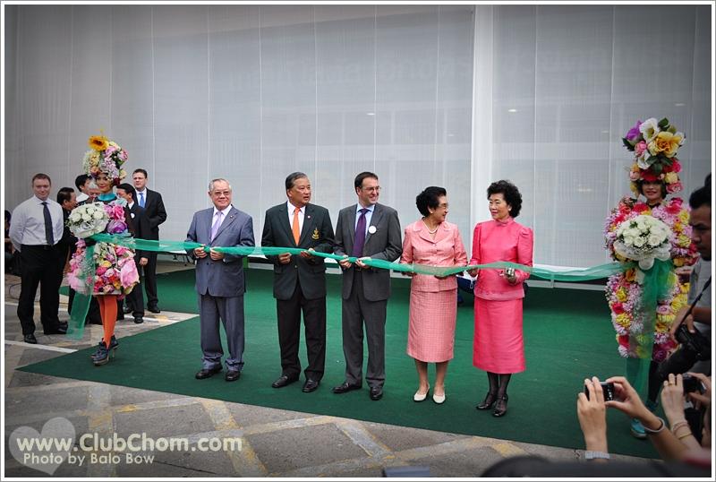 ชมพู่ อารยา ในชุดผักผลไม้งาน &lrm;Grand Opening @ Lotus Extra Rama4