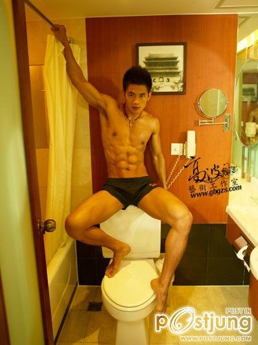 Zhu Xiao Hui กับการถ่ายแบบชุดว่ายน้ำ กางเกงใน