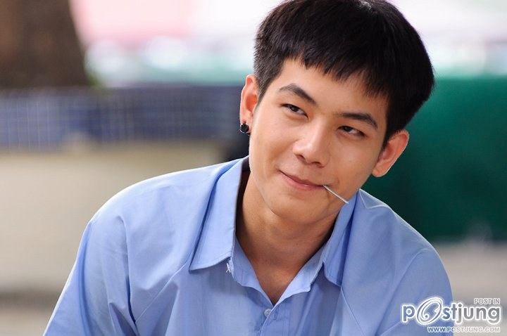 เอิร์ธ ธวัช พรรัตนประเสริฐ