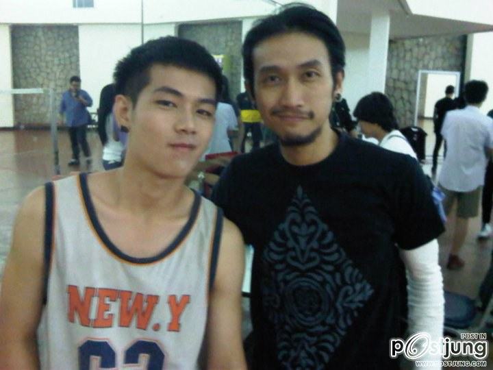 เอิร์ธ ธวัช พรรัตนประเสริฐ