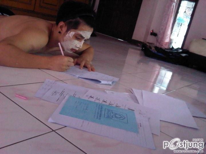 เอิร์ธ ธวัช พรรัตนประเสริฐ