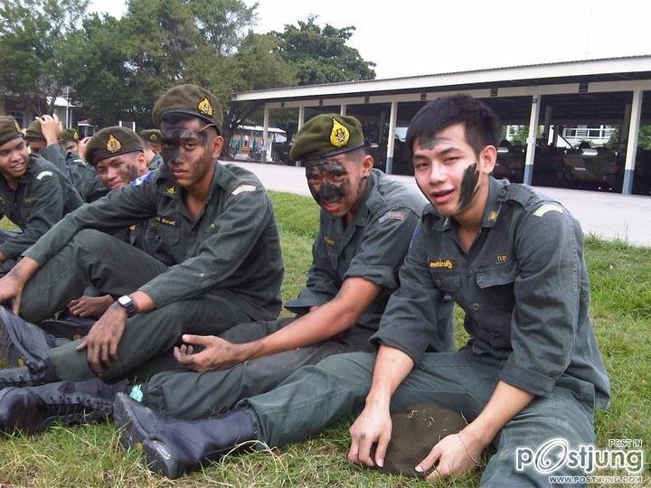 เอิร์ธ ธวัช พรรัตนประเสริฐ