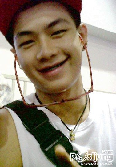 เอิร์ธ ธวัช พรรัตนประเสริฐ