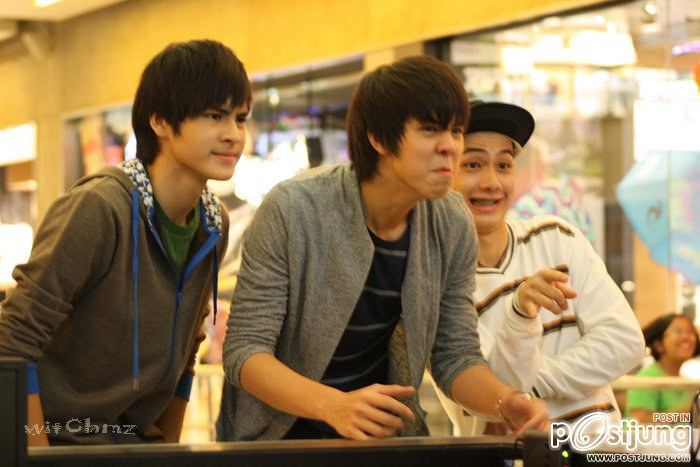 เอิร์ธ ธวัช พรรัตนประเสริฐ