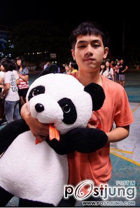 เอิร์ธ ธวัช พรรัตนประเสริฐ