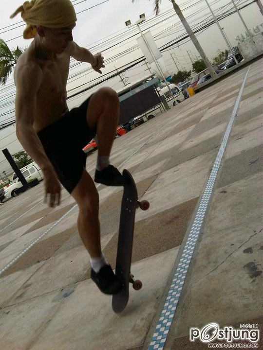 เอิร์ธ ธวัช พรรัตนประเสริฐ