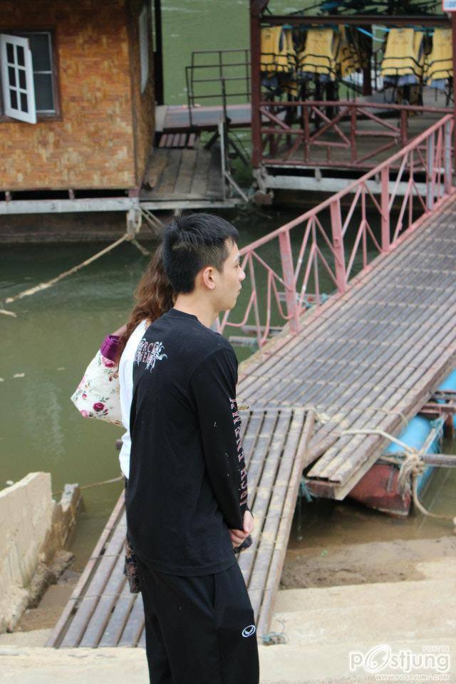 เอิร์ธ ธวัช พรรัตนประเสริฐ