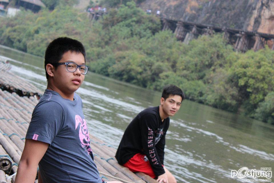 เอิร์ธ ธวัช พรรัตนประเสริฐ