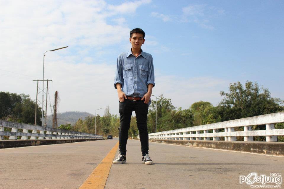 เอิร์ธ ธวัช พรรัตนประเสริฐ