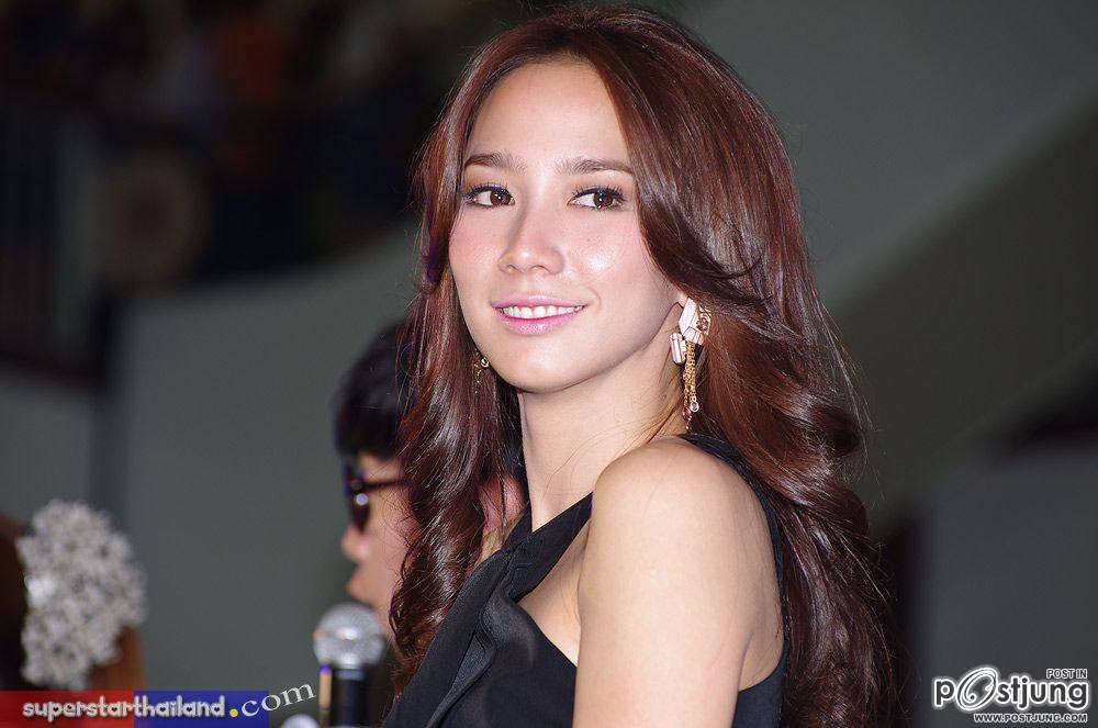 อั้ม พัชราภา งาน โตโยต้าที่ เซ็นทรัลปิ่นเกล้า