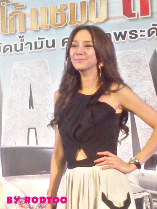 อั้ม พัชราภา งาน โตโยต้าที่ เซ็นทรัลปิ่นเกล้า