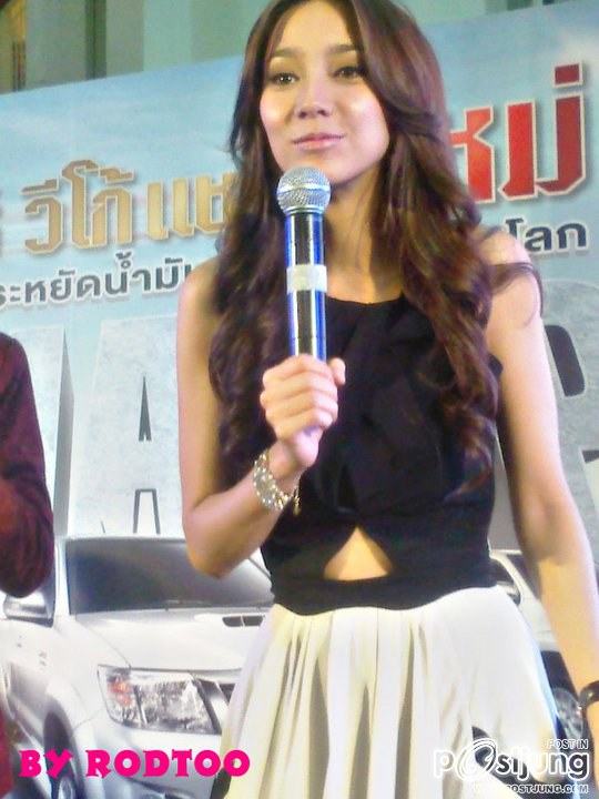 อั้ม พัชราภา งาน โตโยต้าที่ เซ็นทรัลปิ่นเกล้า