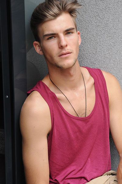 นายแบบ 001