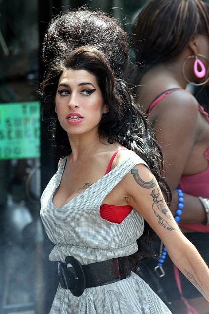 ช็อควงการเพลง Amy Winehouse เสียชีวิตแล้ว