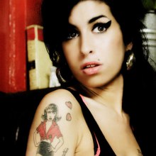 ช็อควงการเพลง Amy Winehouse  เสียชีวิตแล้ว