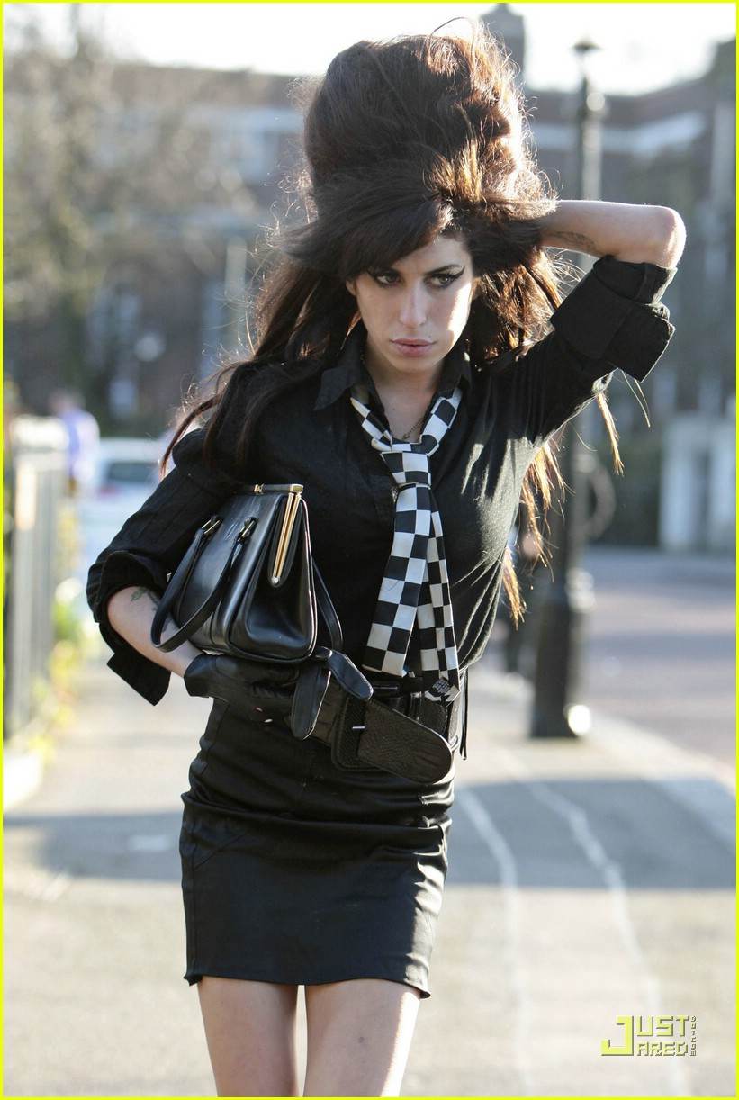 ช็อควงการเพลง Amy Winehouse เสียชีวิตแล้ว