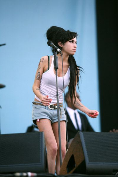 ช็อควงการเพลง Amy Winehouse เสียชีวิตแล้ว