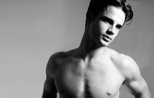 นายแบบ 002