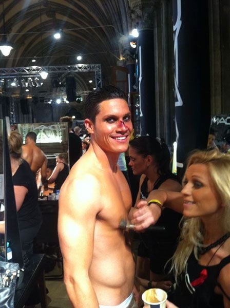 นายแบบ 002