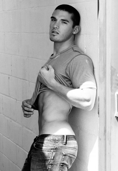 นายแบบ 003