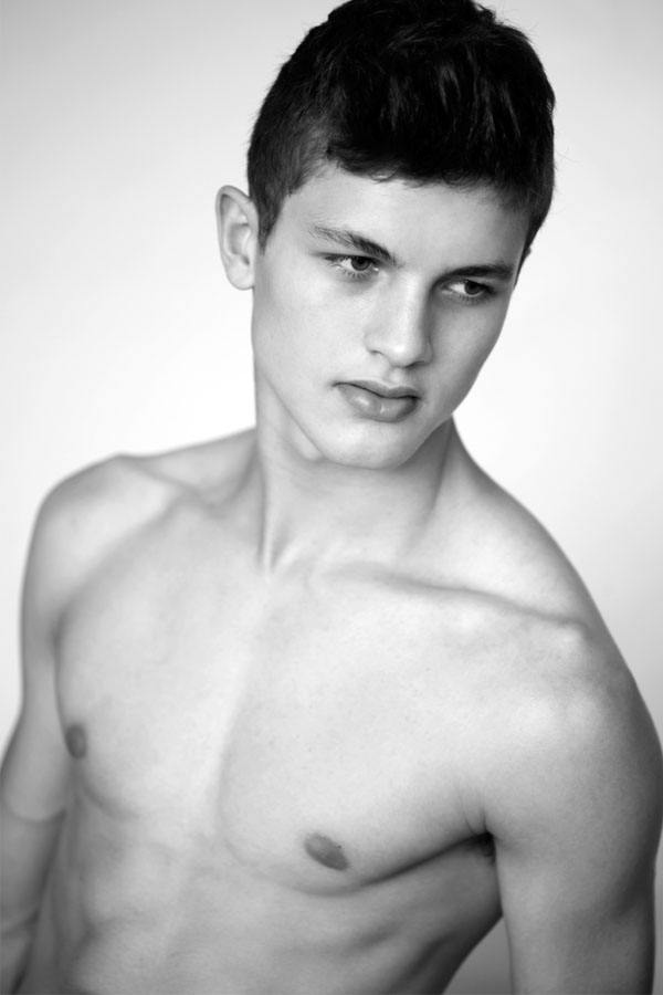 นายแบบ 005