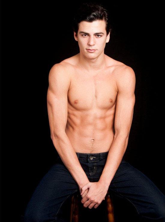 นายแบบ 008