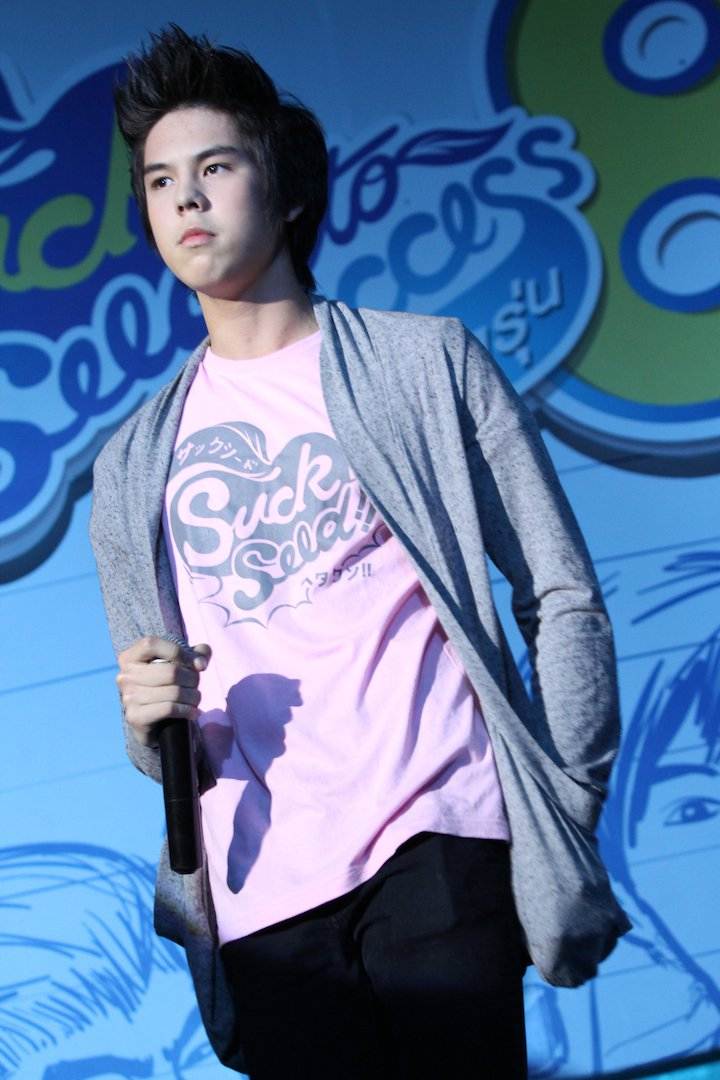 พีช พชร จิราธิวัฒน์