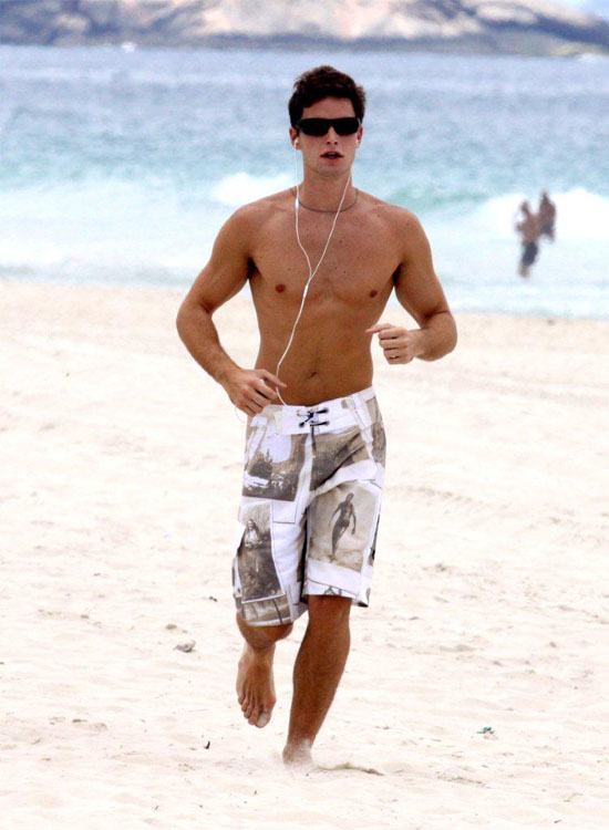 นายแบบ 010