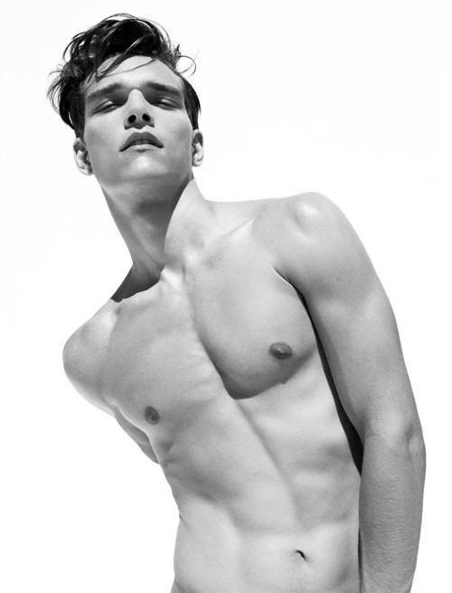 นายแบบ 011