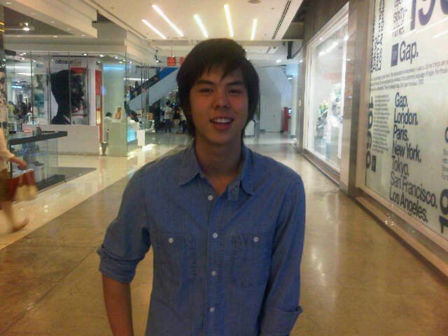 พีช พชร จิราธิวัฒน์ หนุ่มหล่อไฮโซ ทายาทห้างดังเซ็นทรัล